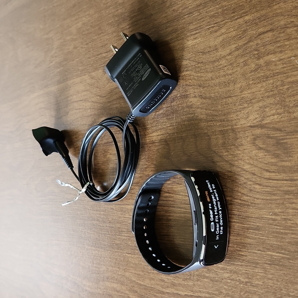 Samsung Gear Fit Smartwatch